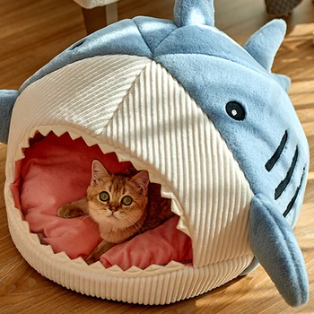 Зимна легло за котки с полузакрытым дизайн, очарователна форма на акула и удобен материал, идеално подходящ за дневен сън Изображение
