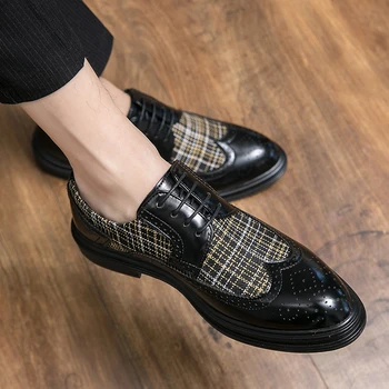 Луксозна марка кожени мъжки обувки ежедневни дантела Висококачествени обувки на платформа и нисък ток Класически и ежедневни оксфорд обувки с дърворезба Изображение