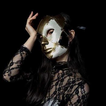 Реколта венецианска маска върху цялото лице, реколта старата маска ръчна изработка, подходяща по цвят за парти в чест на Хелоуин, мъжки/дамски маска Изображение