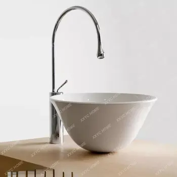 Смесител за мивка в европейски стил, модерен обикновен смесител за мивка, Лека луксозна топла и студена Мед Изображение